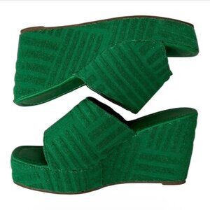 Material Girl Green Suede Textured Platform Sandals